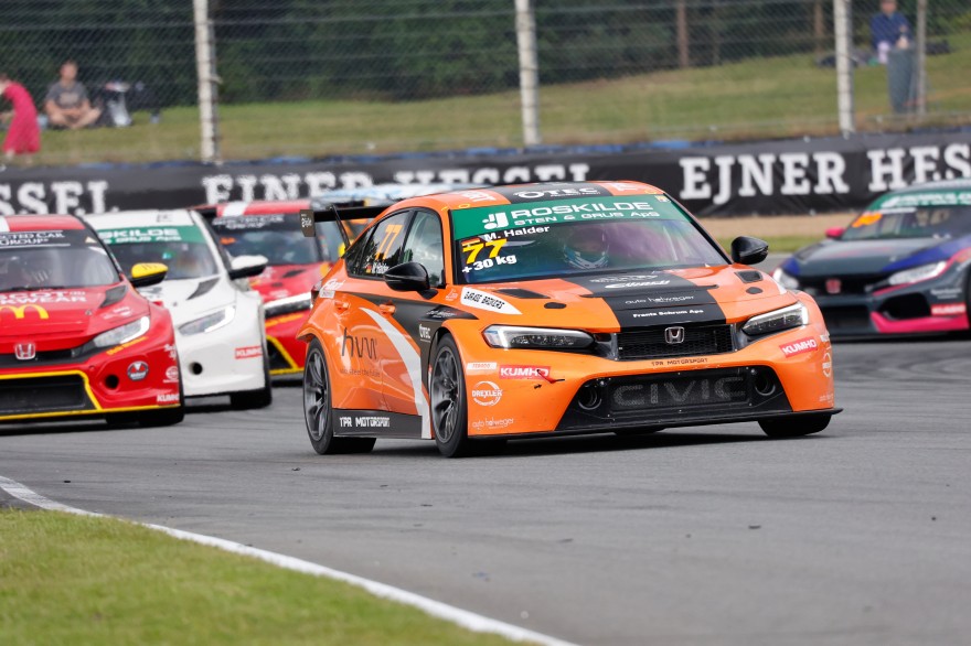 TCR Denmark er klar med skarp 2025-kalender.
(Foto: Stump Photo)